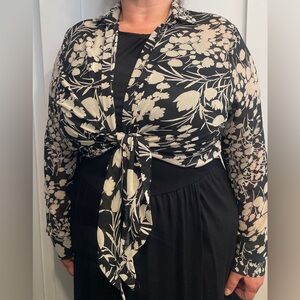 Fashion Nova Black and Cream Floral Blouse 1XL Tie Front Women’s